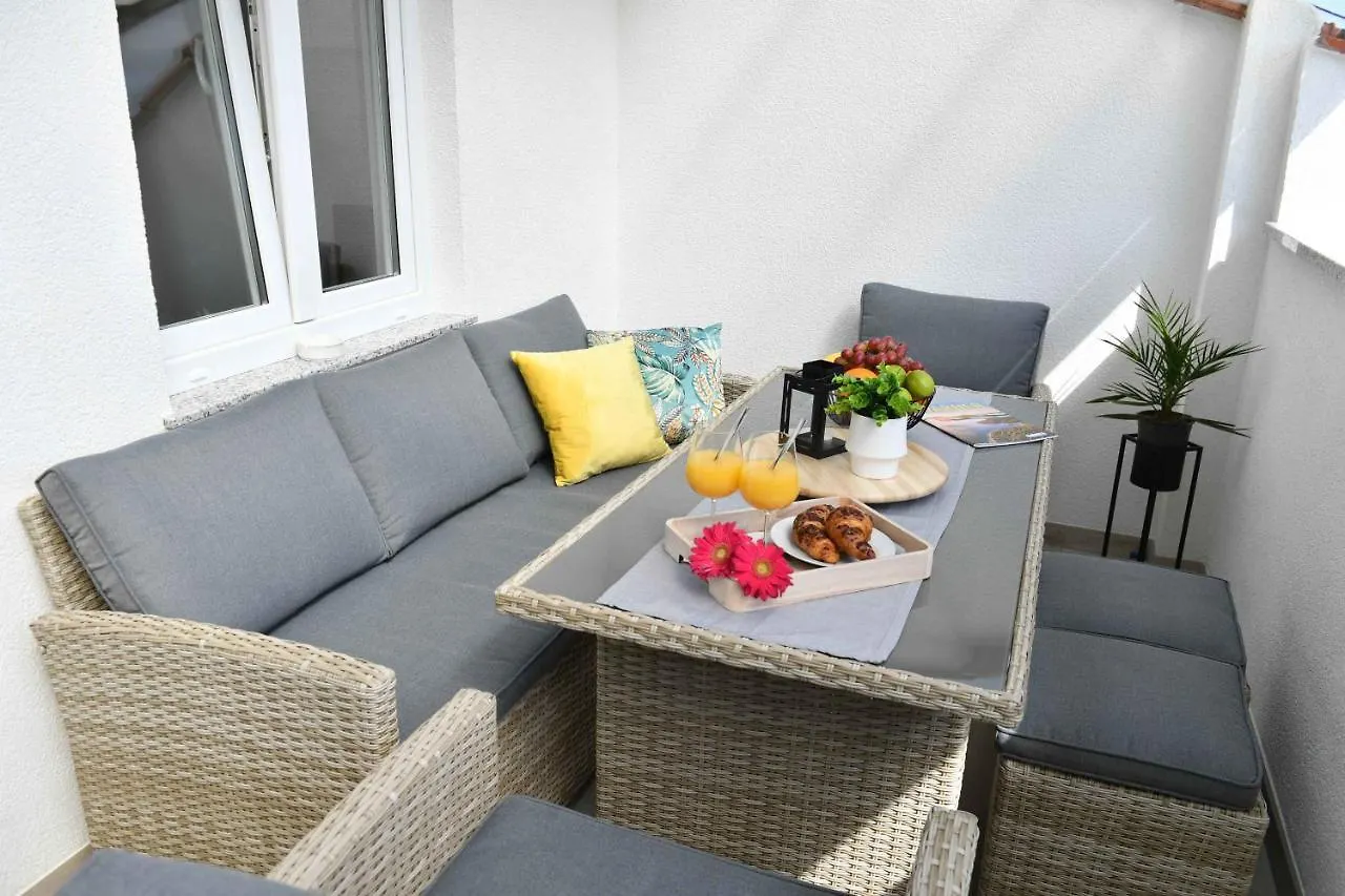 Apartman Leona Lovran Apartment