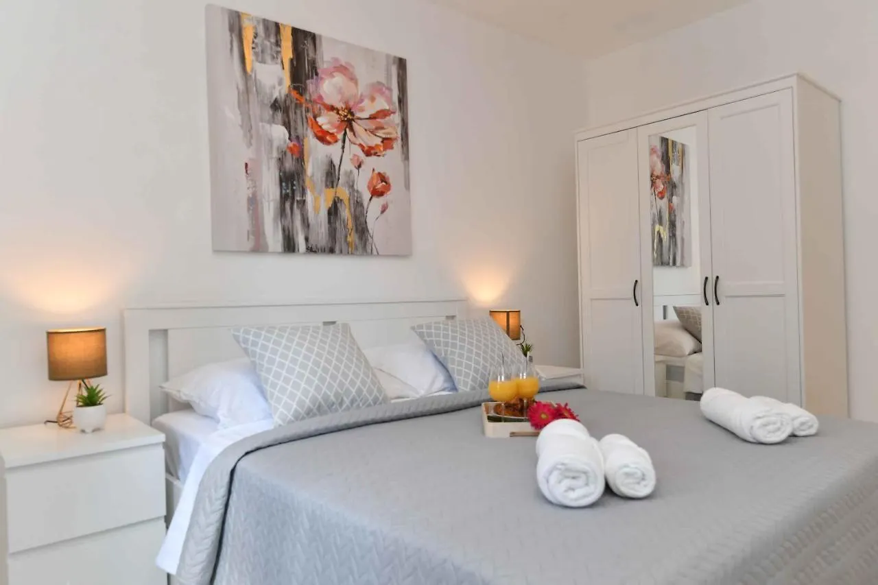 Apartman Leona Lovran 0*,  Croatia