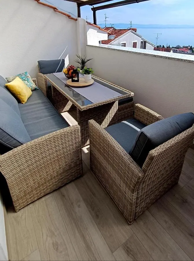 Apartman Leona Lovran 0*,