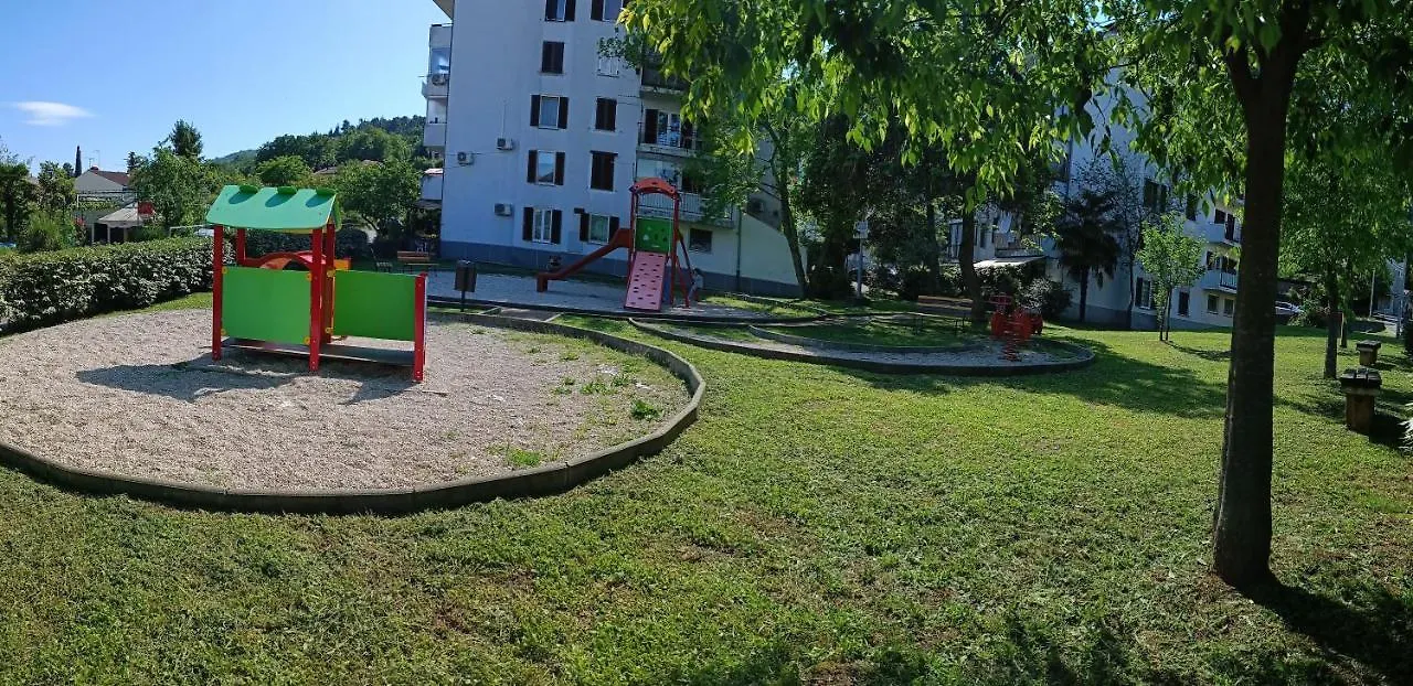 Apartman Leona Lovran 0*,